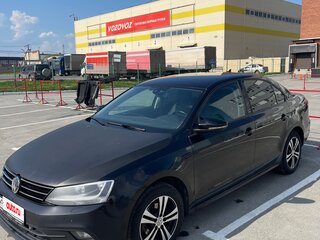 2016 Volkswagen Jetta VI Рестайлинг, чёрный, 880000 рублей, вид 1
