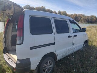 2000 Toyota Lite Ace V, белый, 300000 рублей, вид 5