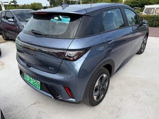 2026 BYD Dolphin 44.9 kWh I, серый, 1750333 рублей, вид 5
