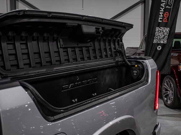 2026 Ram 1500 Crew Cab eTorque V Рестайлинг, серебристый, 11300000 рублей - вид 16