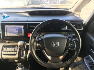 2017 Honda Stepwgn Spada V Рестайлинг, чёрный, 2100000 рублей, вид 5