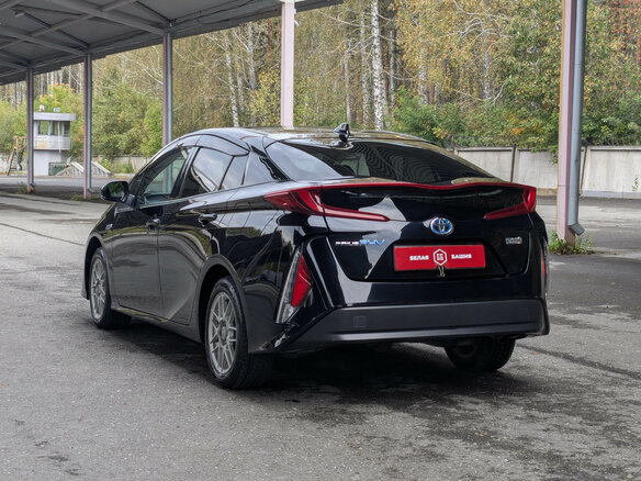 2017 Toyota Prius PHV ZVW52 IV (XW50), чёрный - вид 4