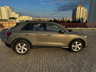 2020 Audi Q3 35 TDI II (F3), серый, 2790000 рублей, вид 4