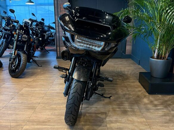 2025 Harley-Davidson CVO Road Glide ST, серый, 6500000 рублей - вид 10