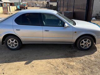 1991 Toyota Camry III (XV10), серебристый, 400000 рублей, вид 2