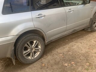 2003 Mitsubishi Outlander I, серебристый, 550000 рублей, вид 3