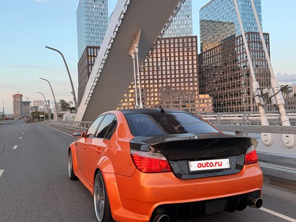 2005 BMW M5 IV (E60/E61), оранжевый, 4000000 рублей - вид 13