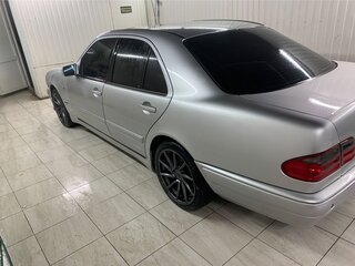 1999 Mercedes-Benz E-Класс 240 II (W210, S210), серебристый, 500000 рублей, вид 5