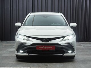 2021 Toyota Camry VIII (XV70) Рестайлинг, белый, 3150000 рублей, вид 2