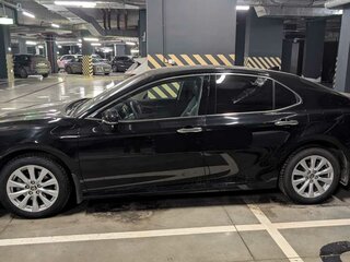 2021 Toyota Camry VIII (XV70), чёрный, 3050000 рублей, вид 2