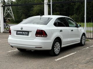 2017 Volkswagen Polo V Рестайлинг, белый, 709000 рублей, вид 4