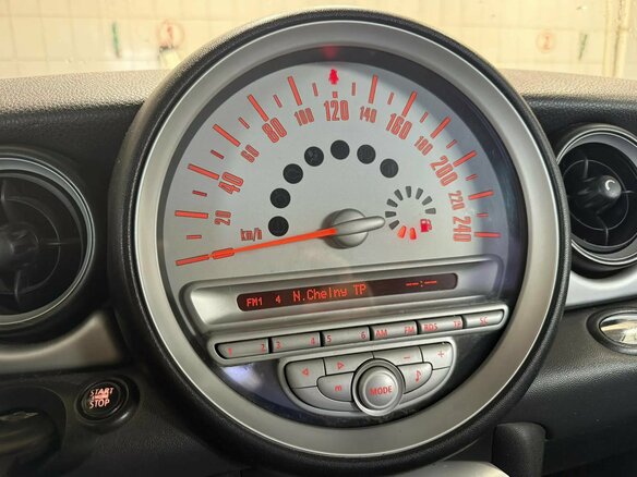 2007 Mini Hatch One II (R56), бежевый, 791800 рублей - вид 9