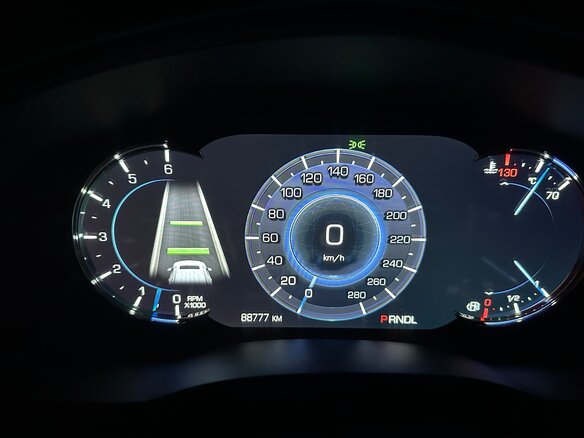 2020 Cadillac Escalade IV, чёрный, 5500000 рублей - вид 25