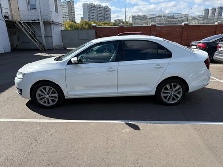 2018 Skoda Rapid I Рестайлинг, белый, 1170000 рублей, вид 4
