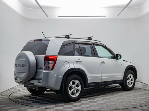2013 Suzuki Grand Vitara II Рестайлинг 2, белый - вид 4