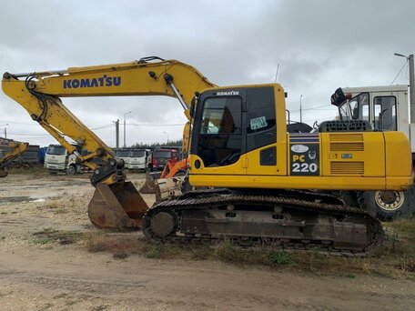 2019 Komatsu PC220-8, жёлтый, 6900000 рублей, вид 5