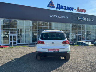 2015 Volkswagen Tiguan I Рестайлинг, белый, 1696000 рублей, вид 4