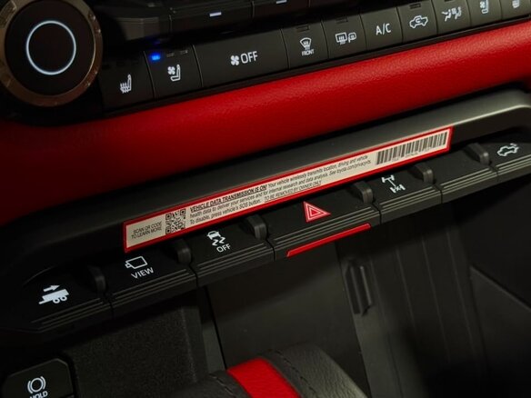 2025 Toyota Tundra CrewMax III, чёрный - вид 25