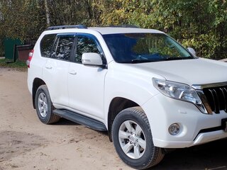 2014 Toyota Land Cruiser Prado 150 Series Рестайлинг 1, белый, 3300000 рублей, вид 2