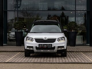 2017 Skoda Yeti I Рестайлинг, белый, 1435000 рублей, вид 2
