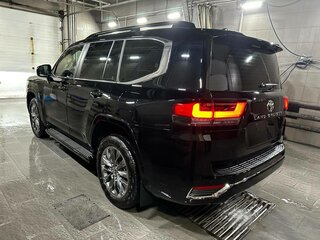 2024 Toyota Land Cruiser 300 Series, чёрный, 11500000 рублей, вид 5