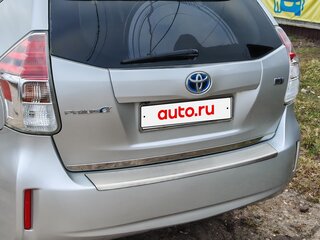 2016 Toyota Prius Alpha I (ZVW40/41) Рестайлинг, серебристый, 1400000 рублей, вид 4