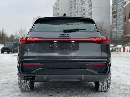 2025 Audi Q5 40 TDI III (GU), серый, 8700000 рублей, вид 3