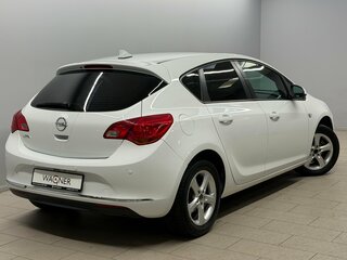 2014 Opel Astra J Рестайлинг, белый, 680000 рублей, вид 4