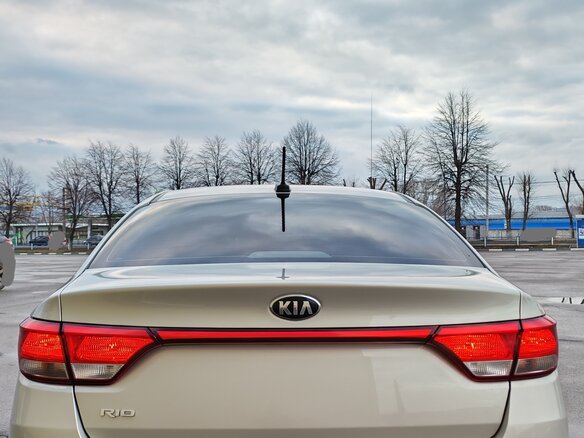 2019 Kia Rio IV, бежевый, 1420000 рублей - вид 3