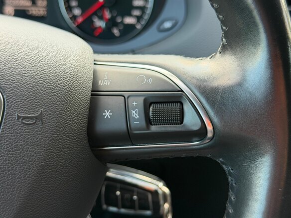2013 Audi Q3 I (8U), чёрный - вид 13