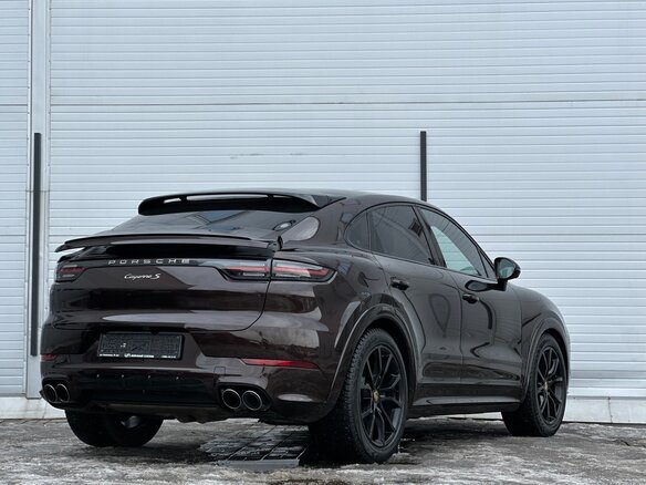 2020 Porsche Cayenne S Coupé III, коричневый, 10400000 рублей - вид 3