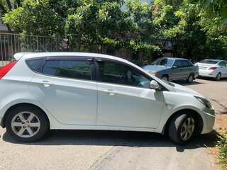 2012 Hyundai Solaris I, белый, 700000 рублей, вид 3