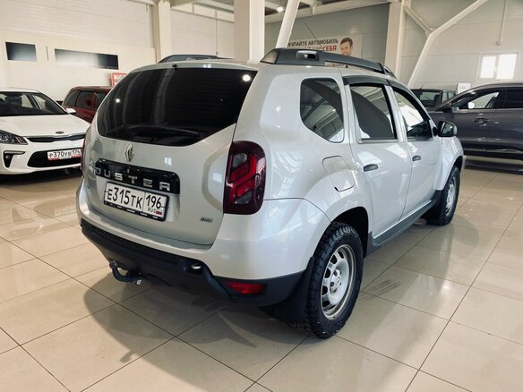2017 Renault Duster I Рестайлинг, серебристый, 1477000 рублей - вид 4