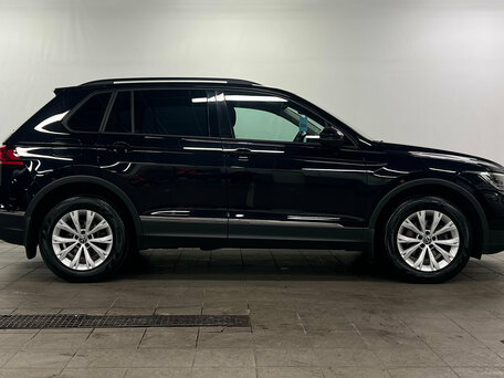 2022 Volkswagen Tiguan II Рестайлинг, чёрный, 3150000 рублей, вид 3