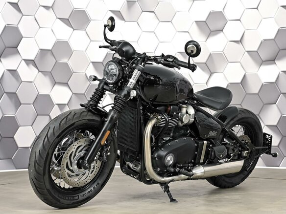 2024 Triumph Bonneville Bobber, чёрный, 1500000 рублей - вид 1