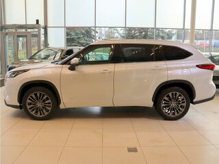 2026 Toyota Highlander IV (XU70), белый, 5580000 рублей, вид 4
