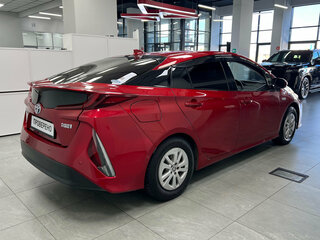 2018 Toyota Prius IV Рестайлинг (XW50), красный, 2310000 рублей, вид 5