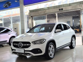 2022 Mercedes-Benz GLA 180 II (H247), белый, 2680000 рублей, вид 1
