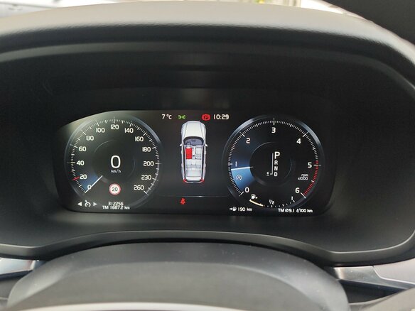 2019 Volvo V60 II, серый, 1800000 рублей - вид 13