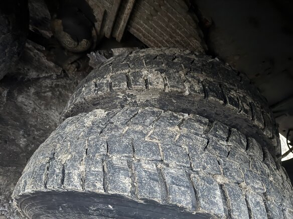 2008 Sinotruk Howo A5, красный, 1100000 рублей - вид 4