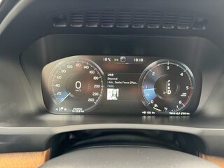 2018 Volvo XC90 II, чёрный, 3330000 рублей, вид 2
