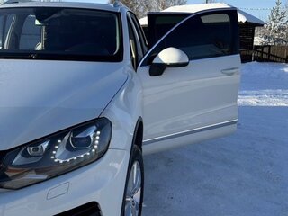 2013 Volkswagen Touareg II, белый, 2500000 рублей, вид 2