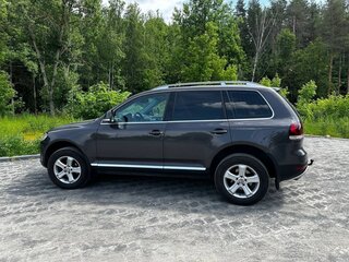 2009 Volkswagen Touareg I Рестайлинг, серый, 1290000 рублей, вид 2