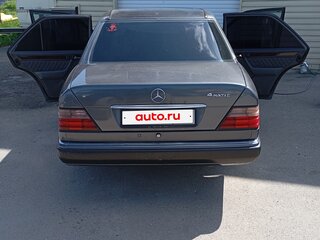 1995 Mercedes-Benz E-Класс 300 I (W124), серый, 300000 рублей, вид 4