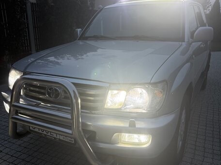 2007 Toyota Land Cruiser 100 Series Рестайлинг 2, серебристый, 4100000 рублей, вид 1