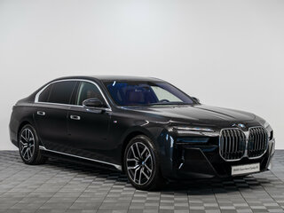 2025 BMW 7 серии 740i xDrive VII (G70), чёрный, 14990000 рублей, вид 3
