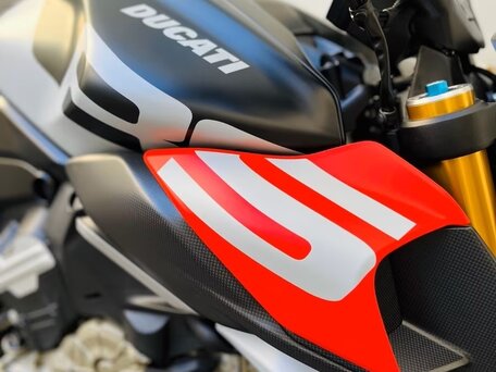 2026 Ducati Diavel V4, красный, 4680000 рублей, вид 4