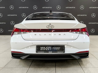 2022 Hyundai Elantra VII (CN7), белый, 1960000 рублей, вид 5
