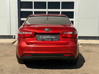 2013 Kia Rio 5-speed III, красный, 629000 рублей, вид 4