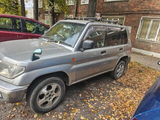 1999 Mitsubishi Pajero iO, серебристый, 299999 рублей, вид 2